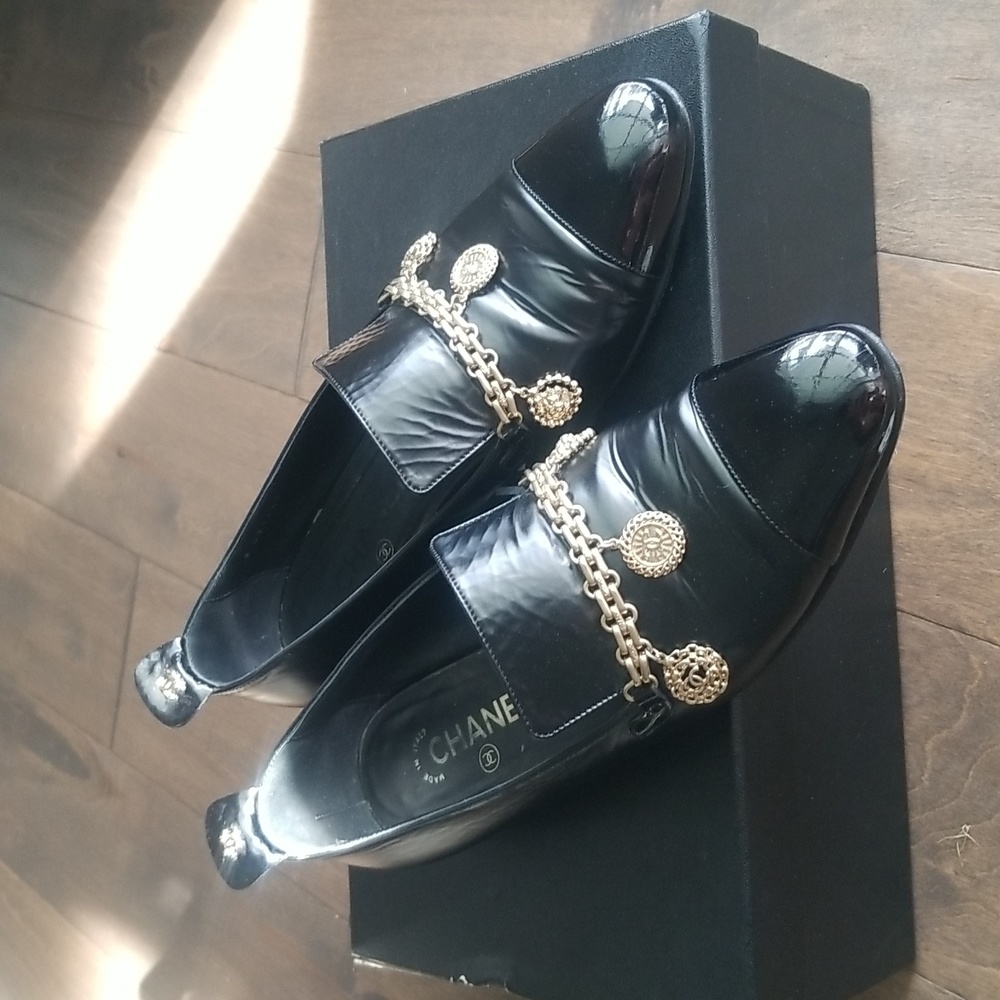 Chanel loafers size 39